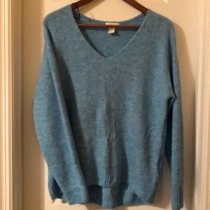 V-neck pullover
